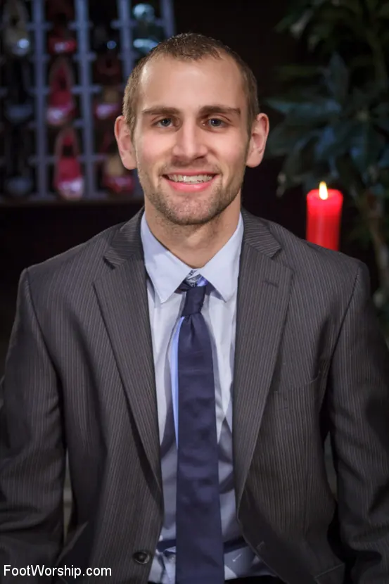 Kink 'Obsessed foot fanatic punished and made to worship sweaty feet!' starring Gia DiMarco (Photo 1)