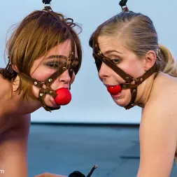 Gia DiMarco en 'Kink' ¡Dos electrosluts duras! (Miniatura 5)