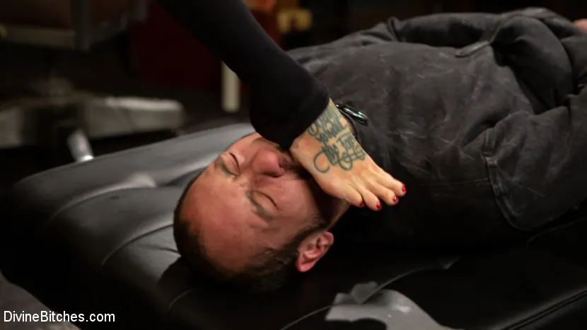 Kink 'Terapia Divina: Gia DiMarco usa procedimientos poco convencionales para castigar' protagonizando Gia DiMarco (foto 12)