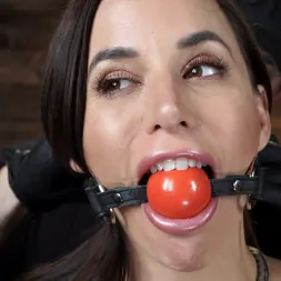 Gia DiMarco en 'Kink' is Back! Grueling Bondage And Mind-Blowing Orgasms (Miniatura 12)