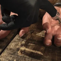 Gizelle Blanco に Tormented and Machine Fucked (写真 18) Gizelle Blanco に 'Kink' Tormented and Machine Fucked (サムネイル 18)