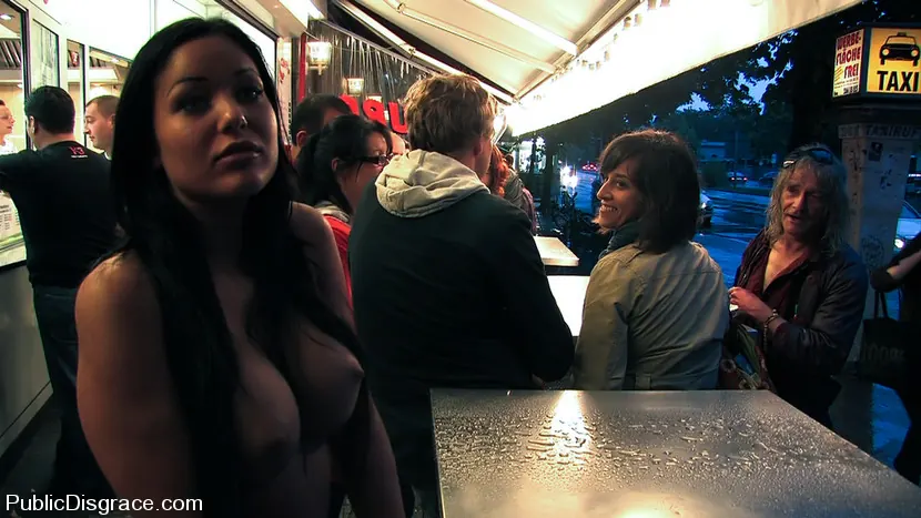 Kink 'より多くの公衆の束縛と屈辱のためのアンジェリカハートリターン' 主演 Harmony (写真 6)