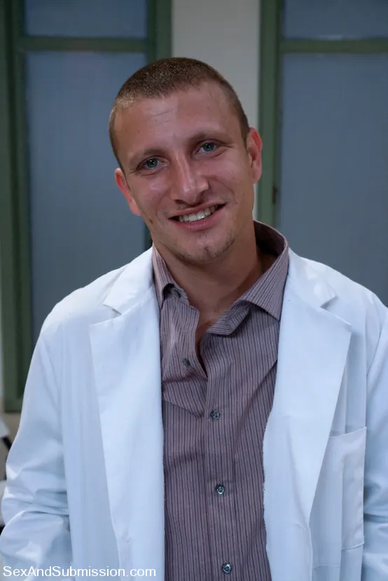 Kink 'El clon' protagonizando Harmony (foto 12)