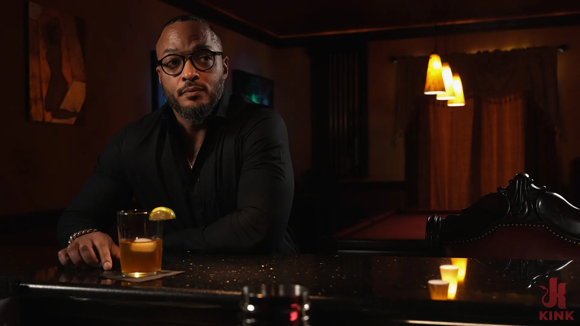 Hazel Grace に 'ヘーゼルにロープを見せる' from 'Kink' (写真 1) Kink 'ヘーゼルにロープを見せる' 主演 Hazel Grace (写真 1)