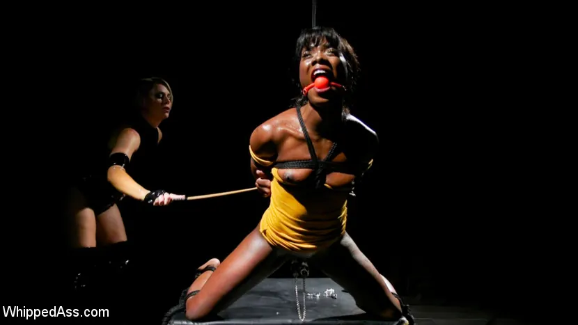 Kink '1つの厳しい女性：ヘレナLockeは、エッジにアナFoxxxをプッシュ！' 主演 Helena Locke (写真 3)