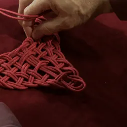 Hexxus に 'Kink' 装飾的なボンデージとヘアタイ (サムネイル 3)