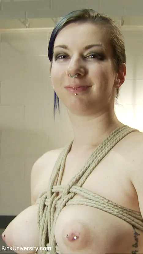 Kink '装飾的なボンデージとヘアタイ' 主演 Hexxus (写真 7)