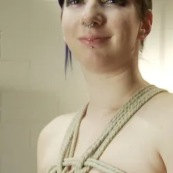 Hexxus に 'Kink' 装飾的なボンデージとヘアタイ (サムネイル 7)