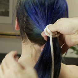 Hexxus に 'Kink' 装飾的なボンデージとヘアタイ (サムネイル 1)