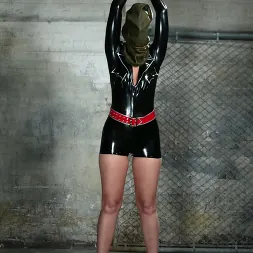 Hollie Stevens en Hollie Stevens (foto 1) Hollie Stevens en 'Kink' Hollie Stevens (Miniatura 1)