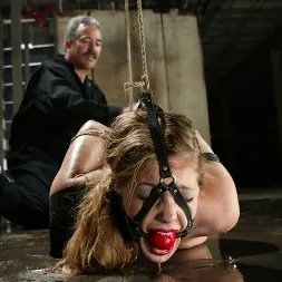 Hollie Stevens en 'Kink' Hollie Stevens (Miniatura 4)