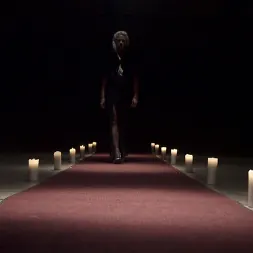 Holly Heart en 'Kink' ¡Inclínate y adora a la nueva perra divina! (Miniatura 2)