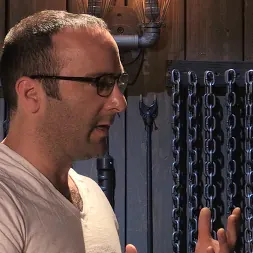 Holly Heart en 'Kink' Deep Inside: Device Bondage (Detrás de escena) (Miniatura 2)