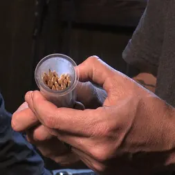 Holly Heart en 'Kink' Deep Inside: Device Bondage (Detrás de escena) (Miniatura 5)