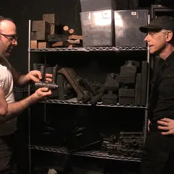 Holly Heart en 'Kink' Deep Inside: Device Bondage (Detrás de escena) (Miniatura 14)