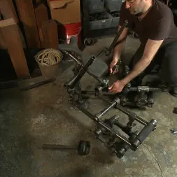 Holly Heart en 'Kink' Deep Inside: Device Bondage (Detrás de escena) (Miniatura 16)