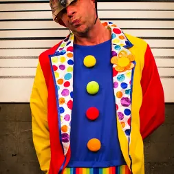 Holly Hendrix en Cuando los payasos atacan: ¡¡¡Agente del FBI recibe doble penetración anal y fisting!!! (foto 3) Holly Hendrix en 'Kink' Cuando los payasos atacan: ¡¡¡Agente del FBI recibe doble penetración anal y fisting!!! (Miniatura 3)