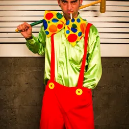 Holly Hendrix en Cuando los payasos atacan: ¡¡¡Agente del FBI recibe doble penetración anal y fisting!!! (foto 6) Holly Hendrix en 'Kink' Cuando los payasos atacan: ¡¡¡Agente del FBI recibe doble penetración anal y fisting!!! (Miniatura 6)