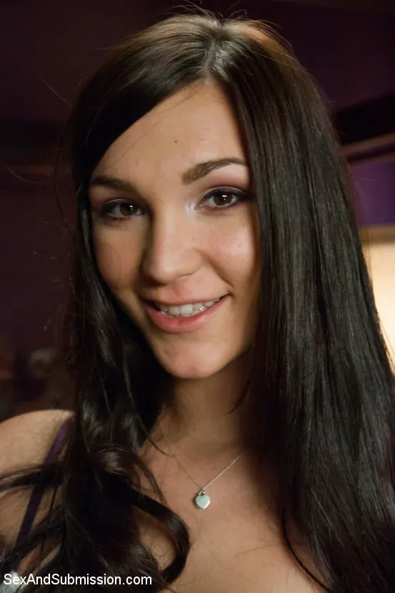 Kink '残酷な提出：ホリー・マイケルズ' 主演 Holly Michaels (写真 2)