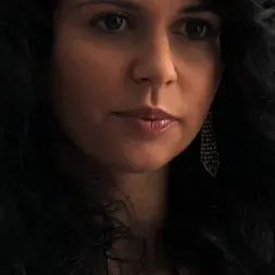 Hot Brunette en 'Kink' Atada en la calle y follada en un bar (Miniatura 12)