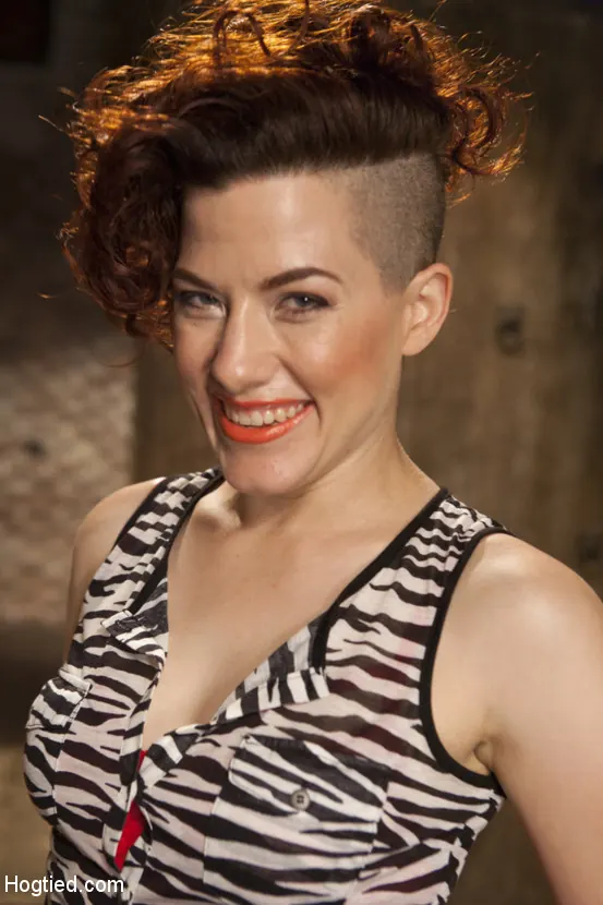 Kink '二重貫通の予測' 主演 Ingrid Mouth (写真 1)