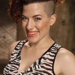 Ingrid Mouth に 二重貫通の予測 (写真 1) Ingrid Mouth に 'Kink' 二重貫通の予測 (サムネイル 1)