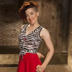 Ingrid Mouth に 二重貫通の予測 (写真 2) Ingrid Mouth に 'Kink' 二重貫通の予測 (サムネイル 2)