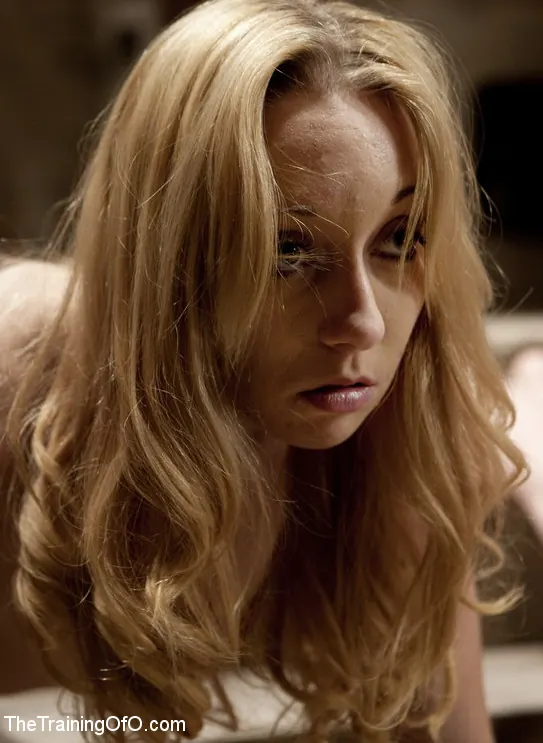 Iona Grace に '1日目〜7回目のスレーブ摂取' from 'Kink' (写真 12) Kink '1日目〜7回目のスレーブ摂取' 主演 Iona Grace (写真 12)