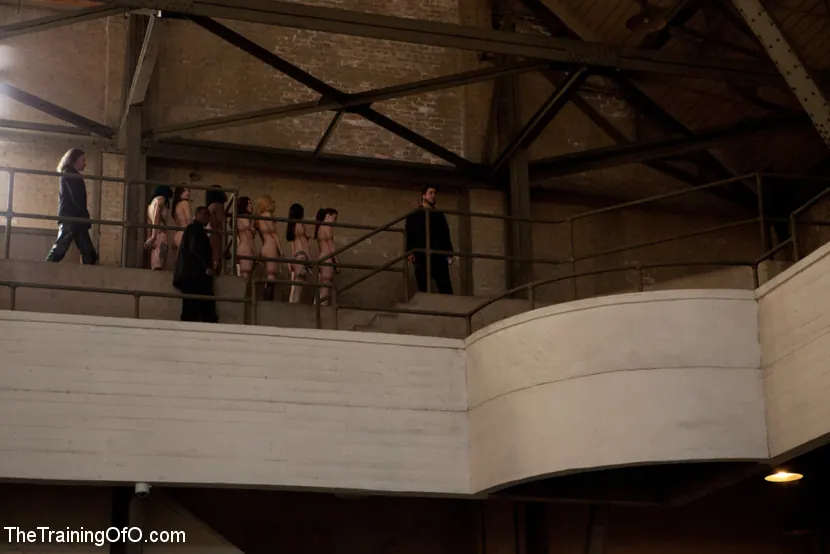 Kink '1日目〜7回目のスレーブ摂取' 主演 Iona Grace (写真 13)