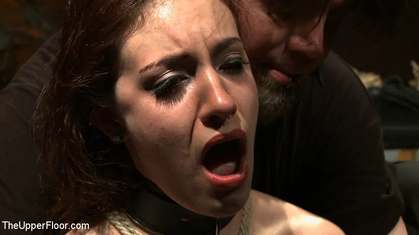 Iona Grace に 'サービスデー:グレースの記念日' from 'Kink' (写真 3) Kink 'サービスデー:グレースの記念日' 主演 Iona Grace (写真 3)