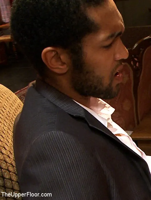 Kink 'Día de servicio: Póker' protagonizando Iona Grace (foto 7)