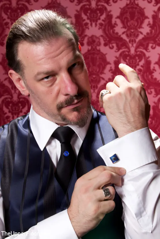 Kink 'Sesión de servicio Fisted por primera vez' protagonizando Iona Grace (foto 7)