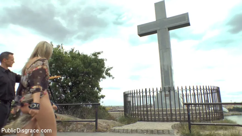 Kink 'Three Dicks, Two Lesbians and One Anal Fisting' starring Isabella Clark (Photo 6)