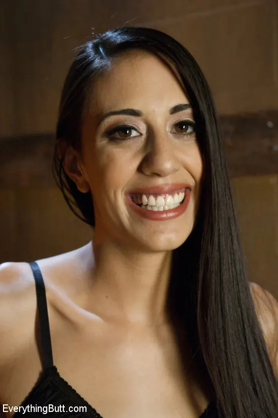 Kink 'アナル倒錯' 主演 Isis Love (写真 1)