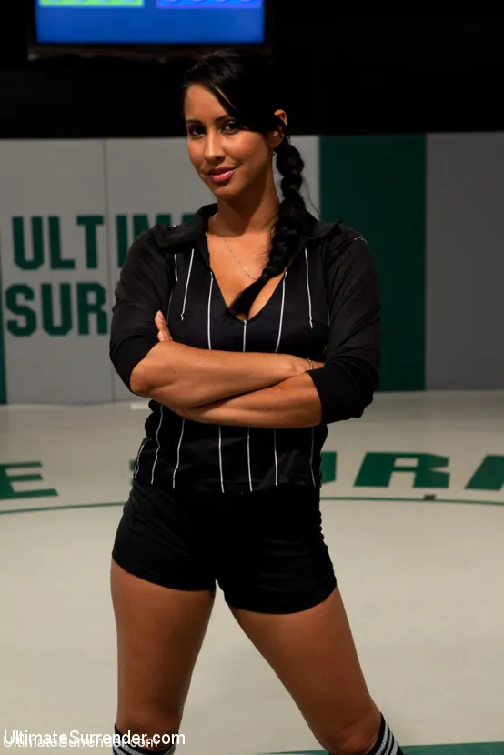 Kink '¡BATALLA DE PESOS PLUMA!: ¡Ronda 2! ¡La única lucha en parejas sin guion del mundo!' protagonizando Isis Love (foto 8)