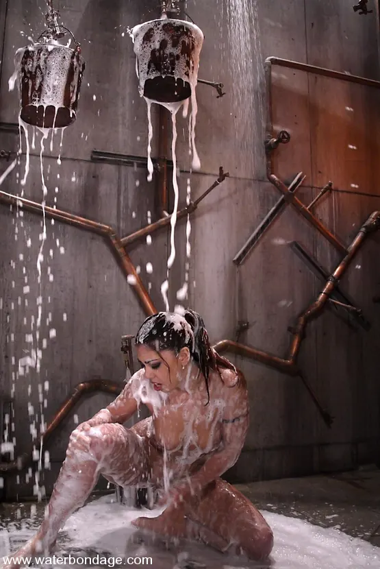 Kink 'and Satine Phoenix' starring Isis Love (Photo 15)