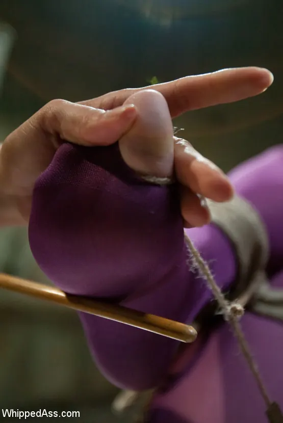 Kink 'ああ、私は神ではない、私はイシスの愛、女だ！' 主演 Isis Love (写真 4)