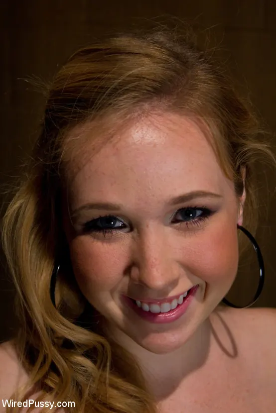 Kink 'The House Always Wins Electricity is Queen' starring Isis Love (Photo 8)