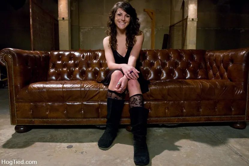 Kink 'アマチュアキャスティングソファ：Ivy Brook' 主演 Ivy Brook (写真 1)