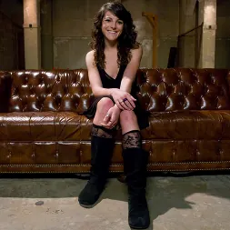 Ivy Brook に 'Kink' アマチュアキャスティングソファ：Ivy Brook (サムネイル 1)