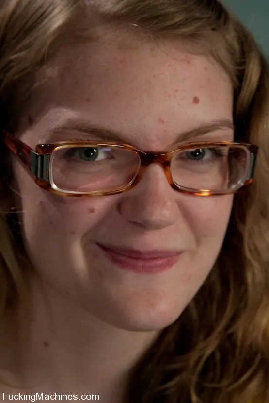 Ivy Mokhov en 'VIERNES DE CHICAS AMATEUR Ivy' from 'Kink' (foto 2) Kink 'VIERNES DE CHICAS AMATEUR Ivy' protagonizando Ivy Mokhov (foto 2)