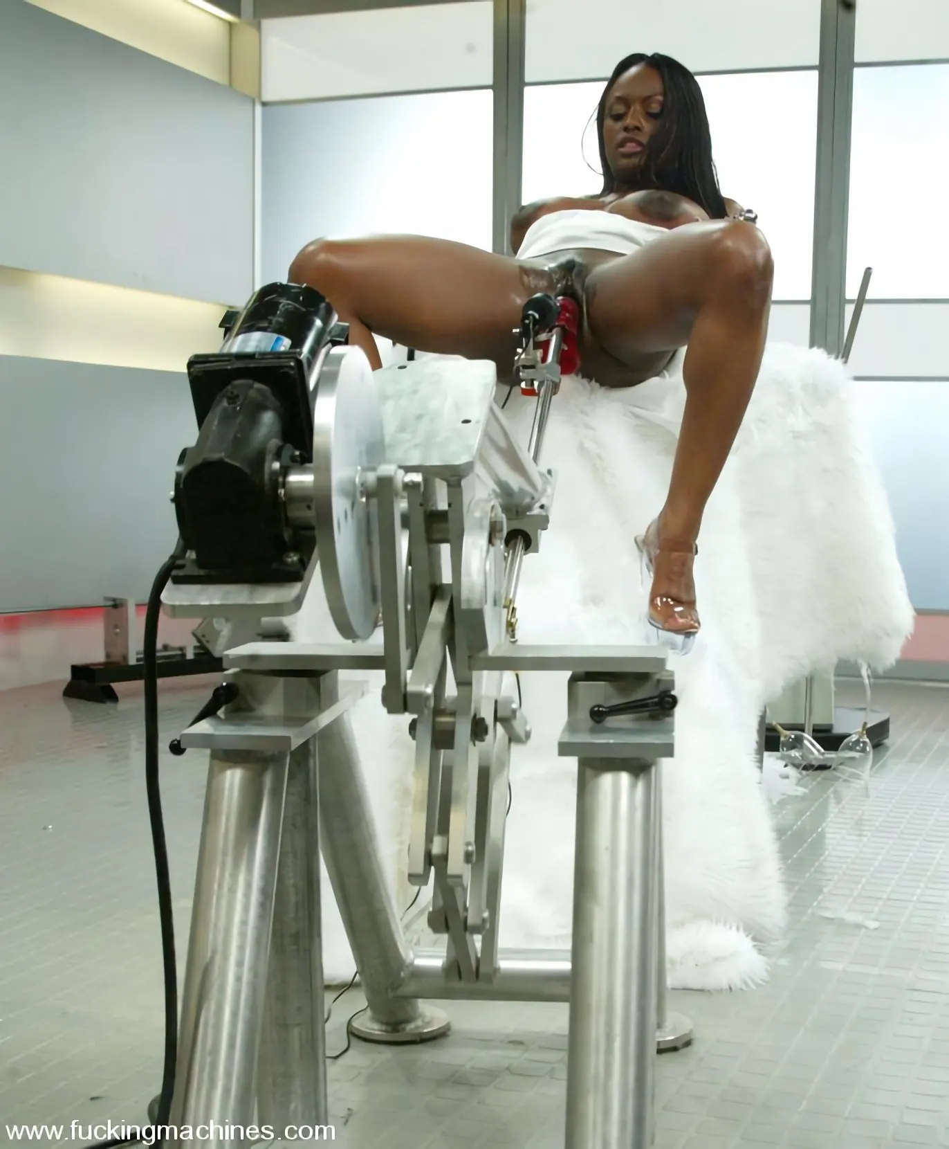 Kink 'Jada Fire' starring Jada Fire (Photo 2)