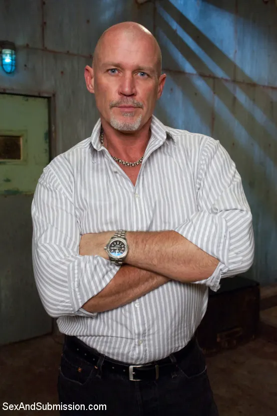 Jada Stevens en 'Casada con la mafia' from 'Kink' (foto 14) Kink 'Casada con la mafia' protagonizando Jada Stevens (foto 14)