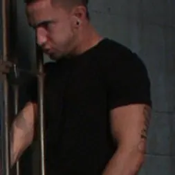 Anissa Kate に 巨大な自然なおっぱいは緊密に縛られ、強打された (写真 21) Anissa Kate に 'Kink' 巨大な自然なおっぱいは緊密に縛られ、強打された (サムネイル 21)