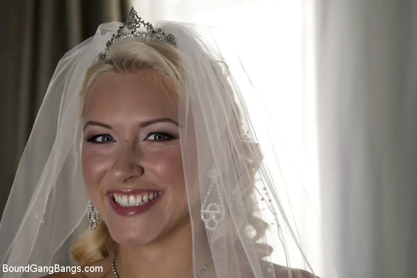 Katie Summers に 'ハネムーンスイート' from 'Kink' (写真 9) Kink 'ハネムーンスイート' 主演 Katie Summers (写真 9)