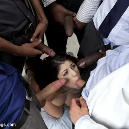 Britney Stevens en El estudio médico (foto 4) Britney Stevens en 'Kink' El estudio médico (Miniatura 4)