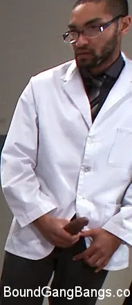 Britney Stevens en 'El estudio médico' from 'Kink' (foto 12) Kink 'El estudio médico' protagonizando Britney Stevens (foto 12)