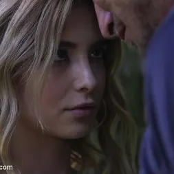 Jane Wilde en 'Kink' Seductora anal salvaje (Miniatura 2)