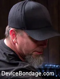 Kink 'おもちゃに名付けられた笑い声' 主演 Janice Griffith (写真 18)