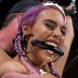 Janice Griffith に 'Kink' ジャニス・グリフィス:笑いという名前のおもちゃ (サムネイル 3)